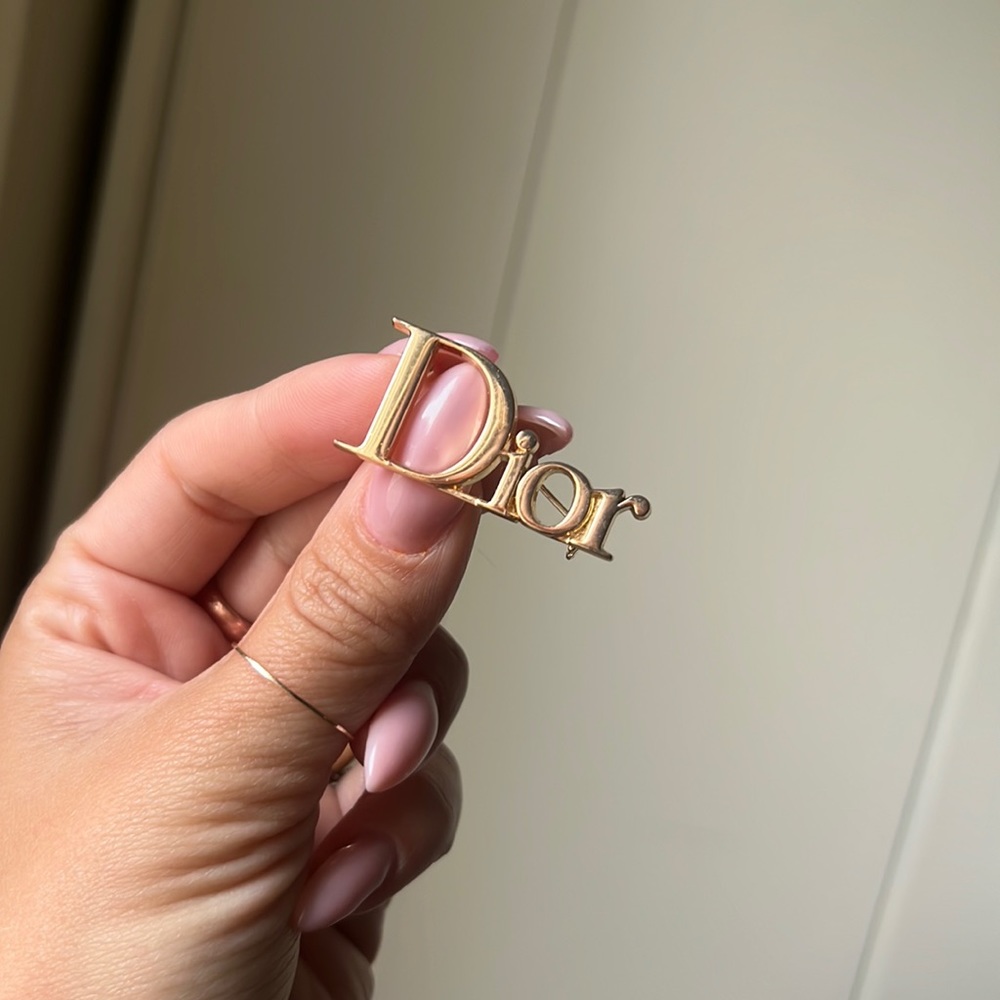 Dior Pin